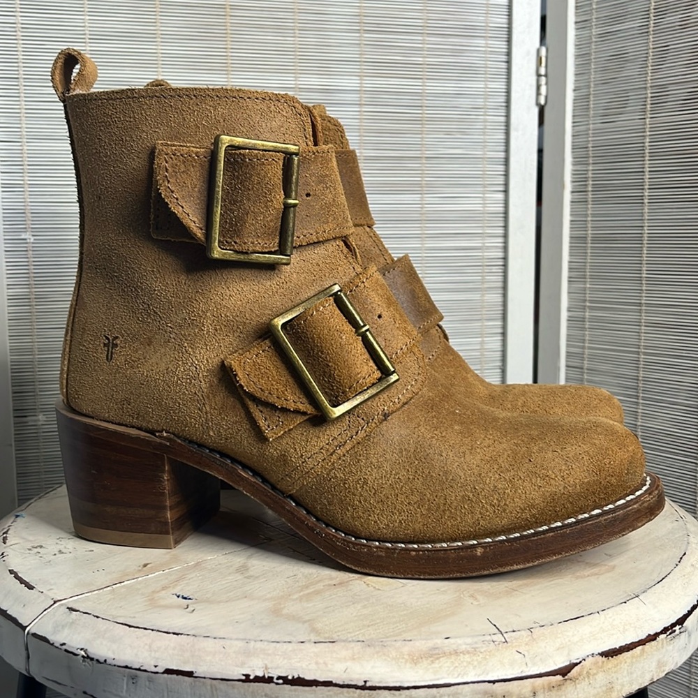 Frye Sabrina double buckle ankle boots 9